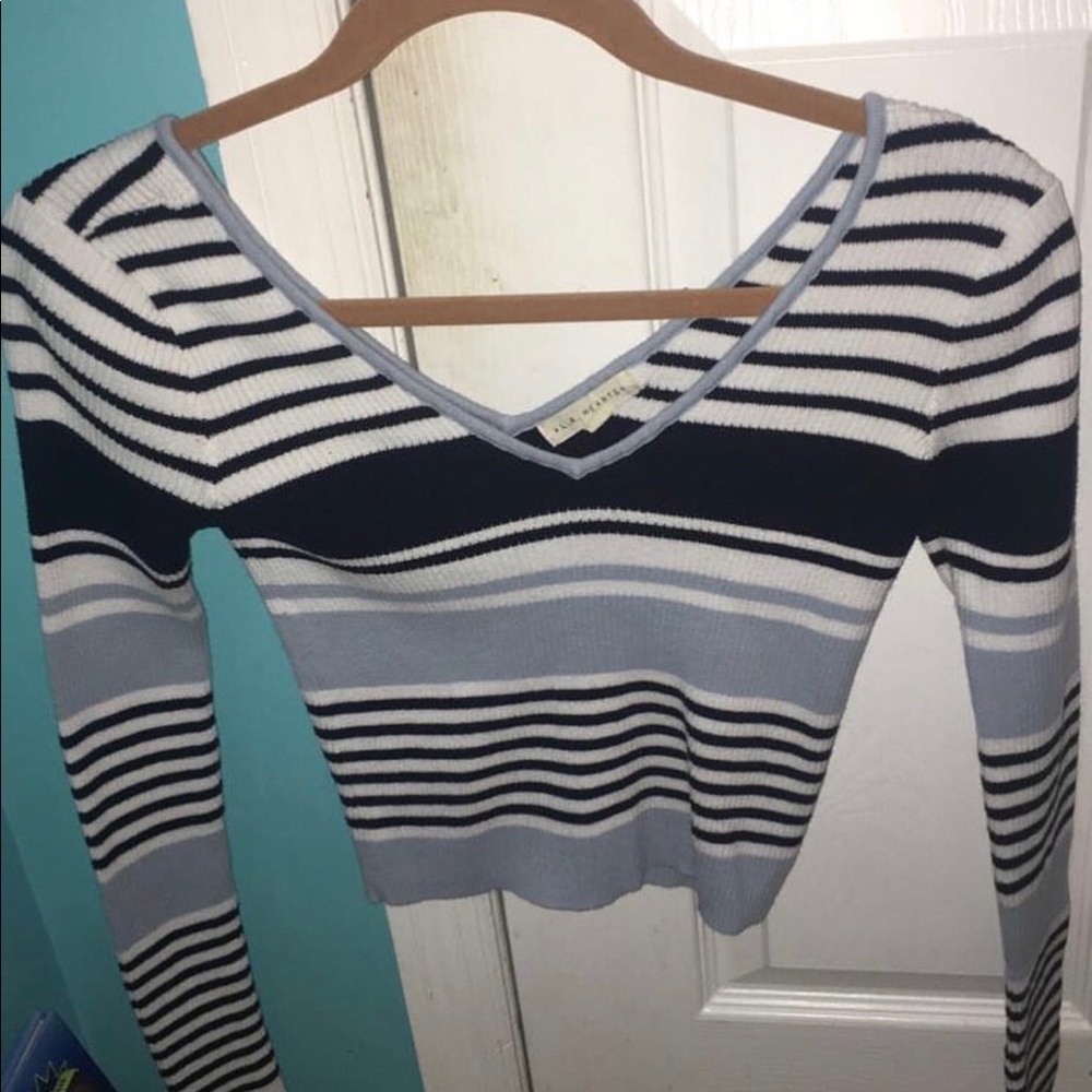 Long sleeve crop top